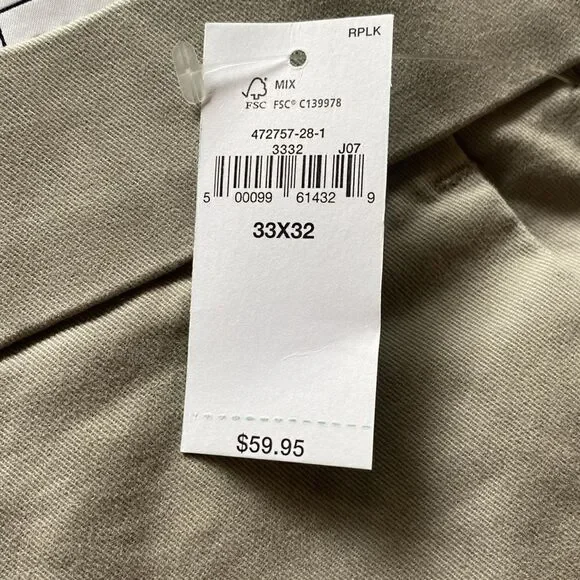 GAP modern Khakis in straight fit with GapFlex
